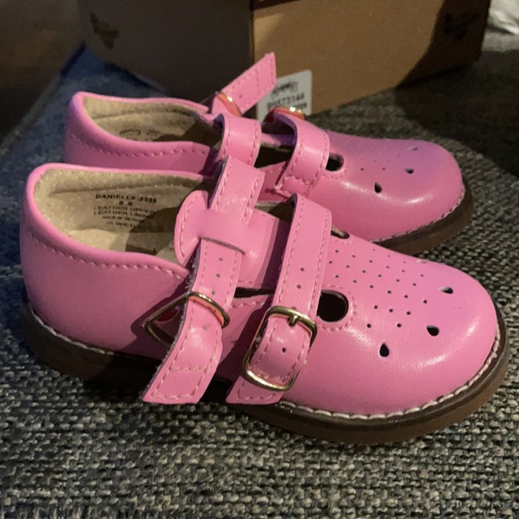 Toddler walkers, great condition - Picture 2 of 3